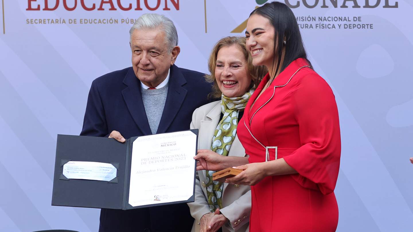 ENTREGAN A ALEJANDRA VALENCIA   PREMIO NACIONAL DE DEPORTES 2023