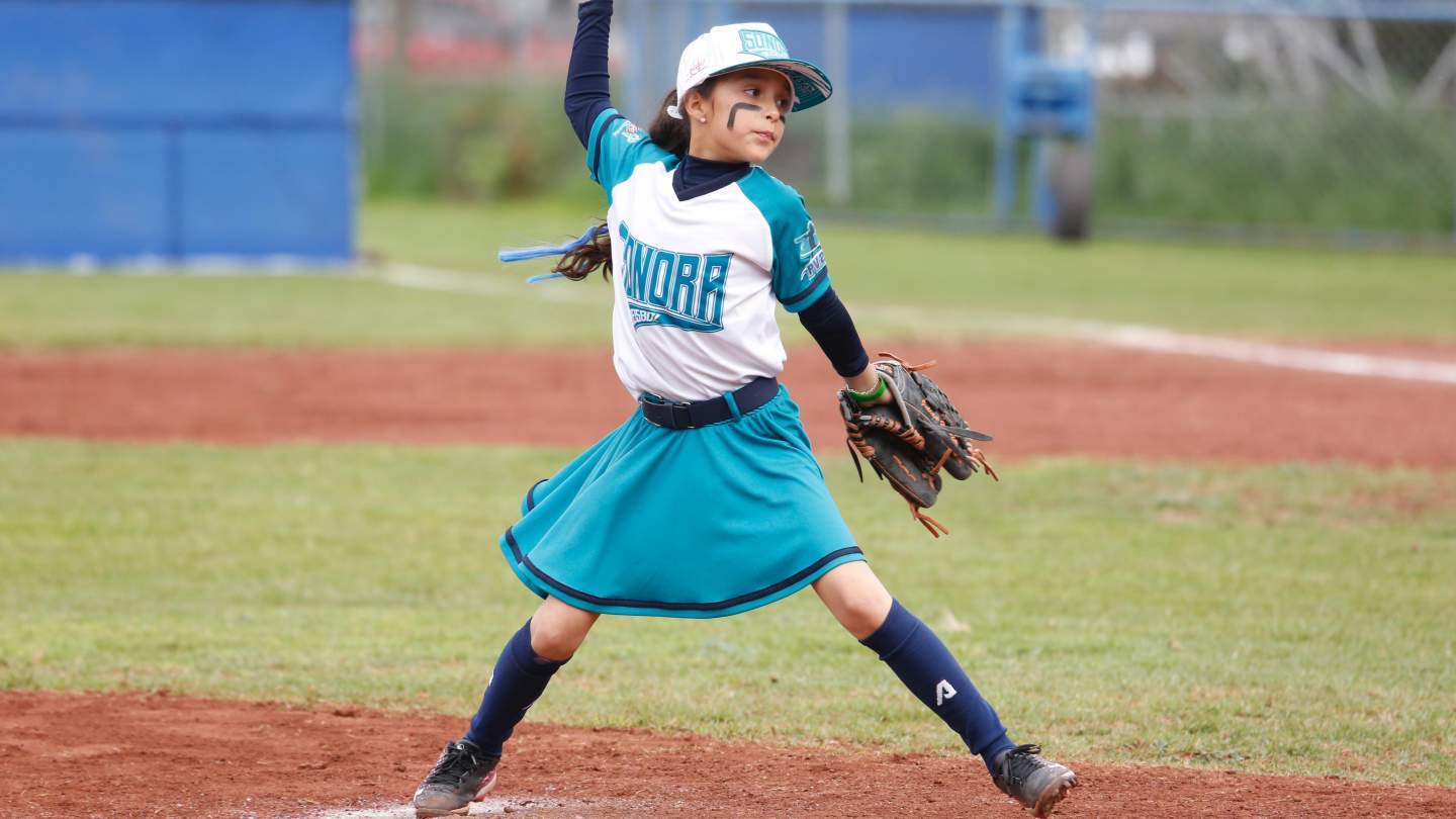 GANA SONORA DOS BRONCES   EN TORNEO DE BEISBOL FEMENIL