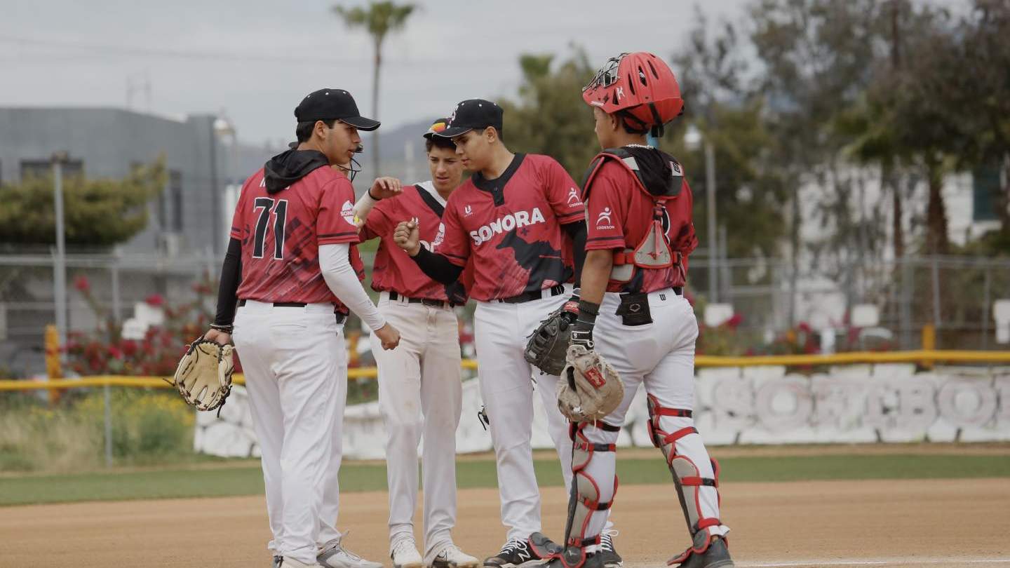 LAS DOS NOVENAS VARONILES DE SOFTBOL   DE SONORA ASEGURAN SU PLAZA NACIONAL