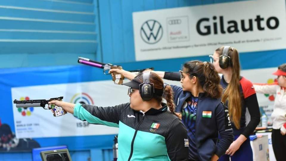 COMPITE ANDREA IBARRA EN CAMPEONATO   CLASIFICATORIO OLÍMPICO DE TIRO EN BRASIL