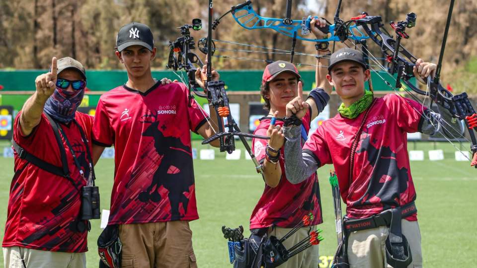 ARQUERÍA SONORENSE GANA ORO NACIONAL   EN EQUIPOS COMPUESTO SUB 18 DE VARONES