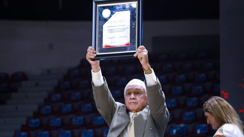 TRAS 50 AÑOS COMO ENTRENADOR, JUAN MANUEL   CAMPOS INGRESA AL SALÓN DE LA FAMA DE SONORA