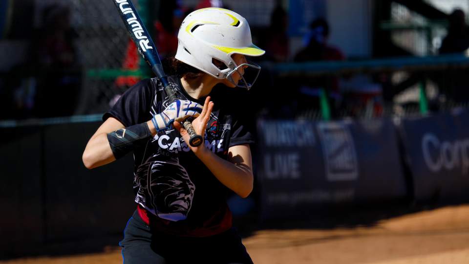 ALEXIA BELTRÁN, UNA DEPORTISTA VERSÁTIL QUE DESTACA EN EL SOFTBOL Y EL ATLETISMO